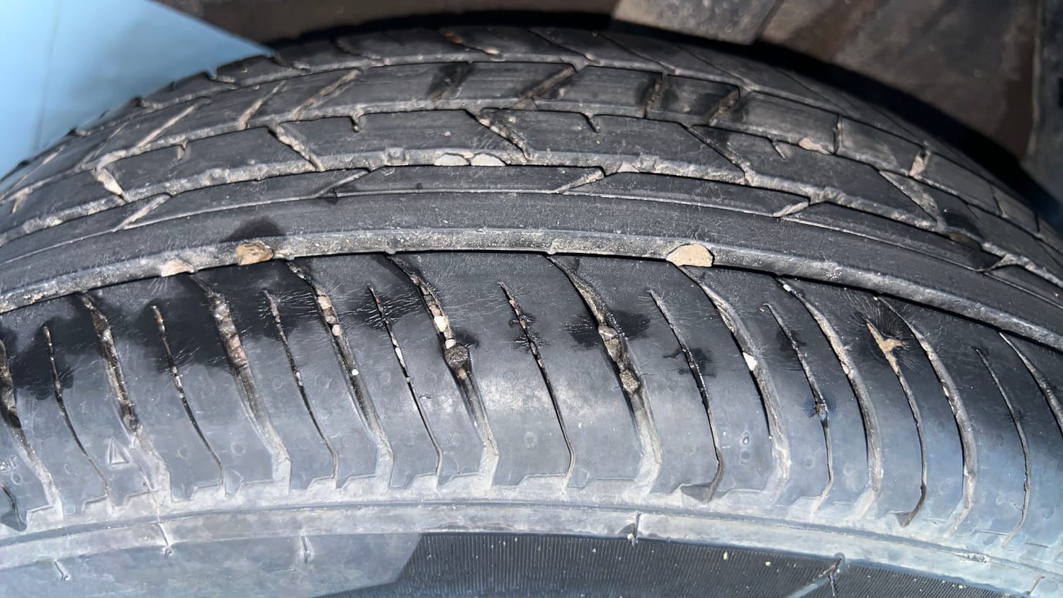 Used 2023 Nissan Magnite XV Premium Turbo Petrol Manual tyres RIGHT REAR TYRE TREAD VIEW