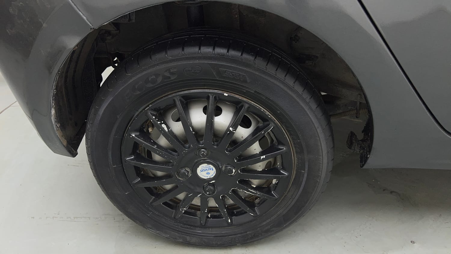 Used 2022 Tata Tiago XE Petrol Manual tyres RIGHT REAR TYRE RIM VIEW
