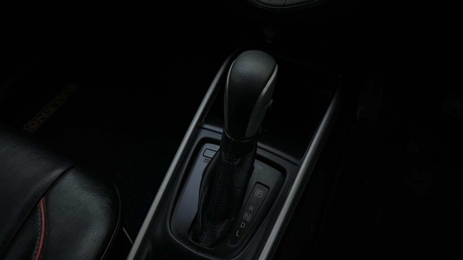 Used 2018 Maruti Suzuki Baleno Delta 1.2 AT Petrol Automatic interior GEAR  KNOB VIEW