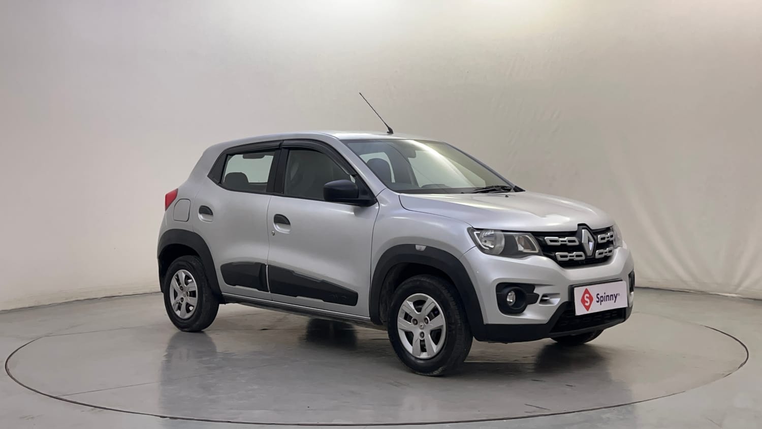 Used 2016 Renault Kwid RXT Petrol Manual exterior RIGHT FRONT CORNER VIEW