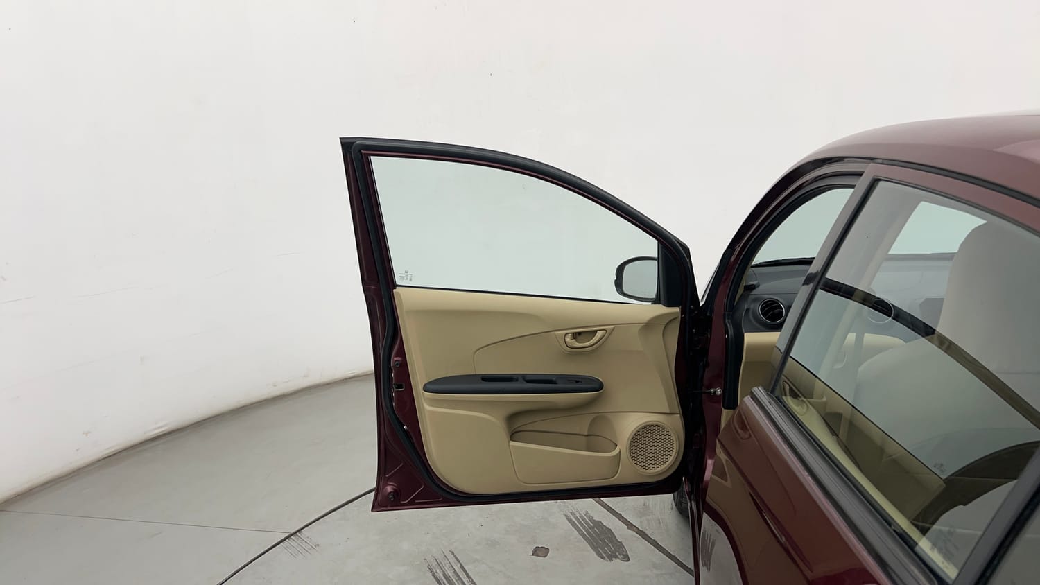 Used 2015 Honda Amaze 1.2 S i-VTEC Petrol Manual interior LEFT FRONT DOOR OPEN VIEW