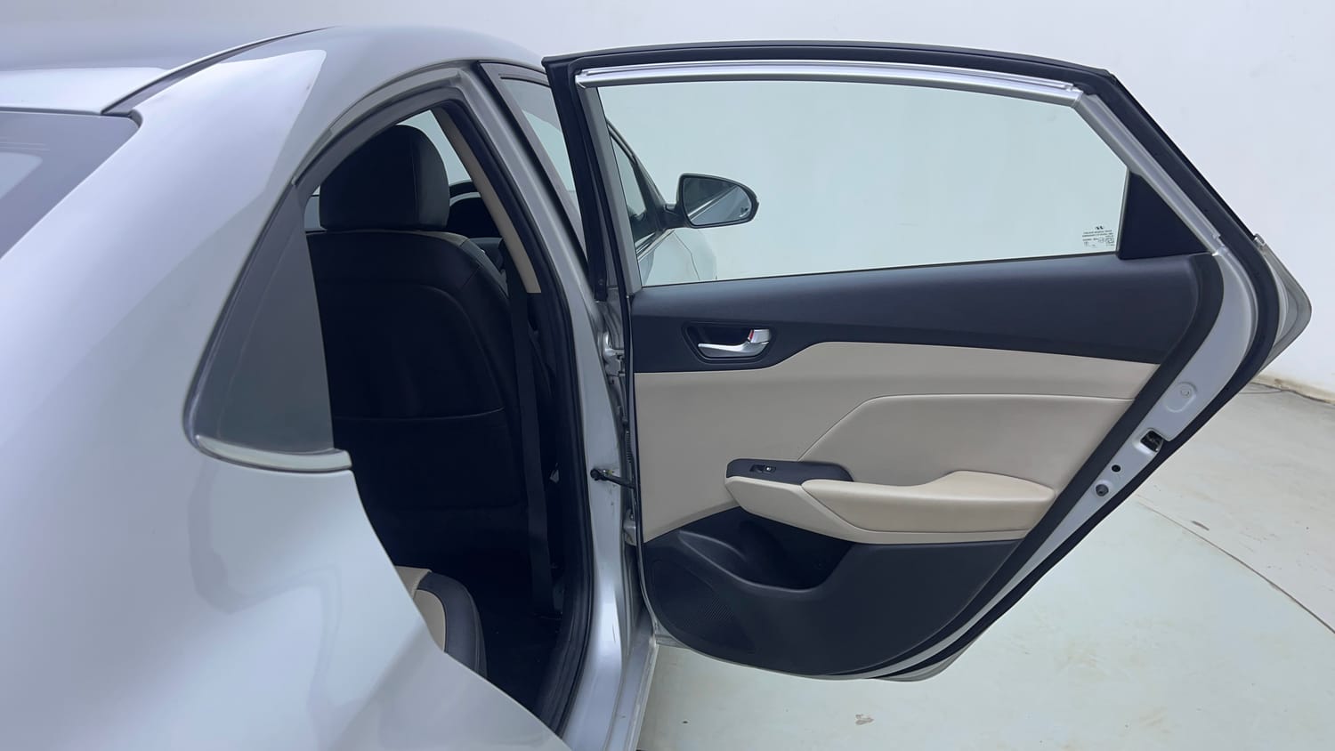 Used 2017 Hyundai Verna SX (O) 1.6 VTVT AT Petrol Automatic interior RIGHT REAR DOOR OPEN VIEW