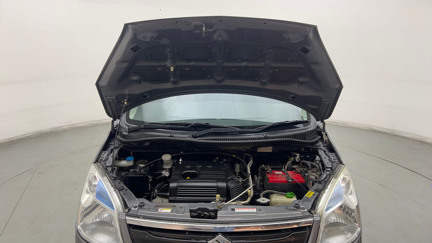 Used 2018 Maruti Suzuki Wagon R LXI CNG Cng Manual engine ENGINE & BONNET OPEN FRONT VIEW