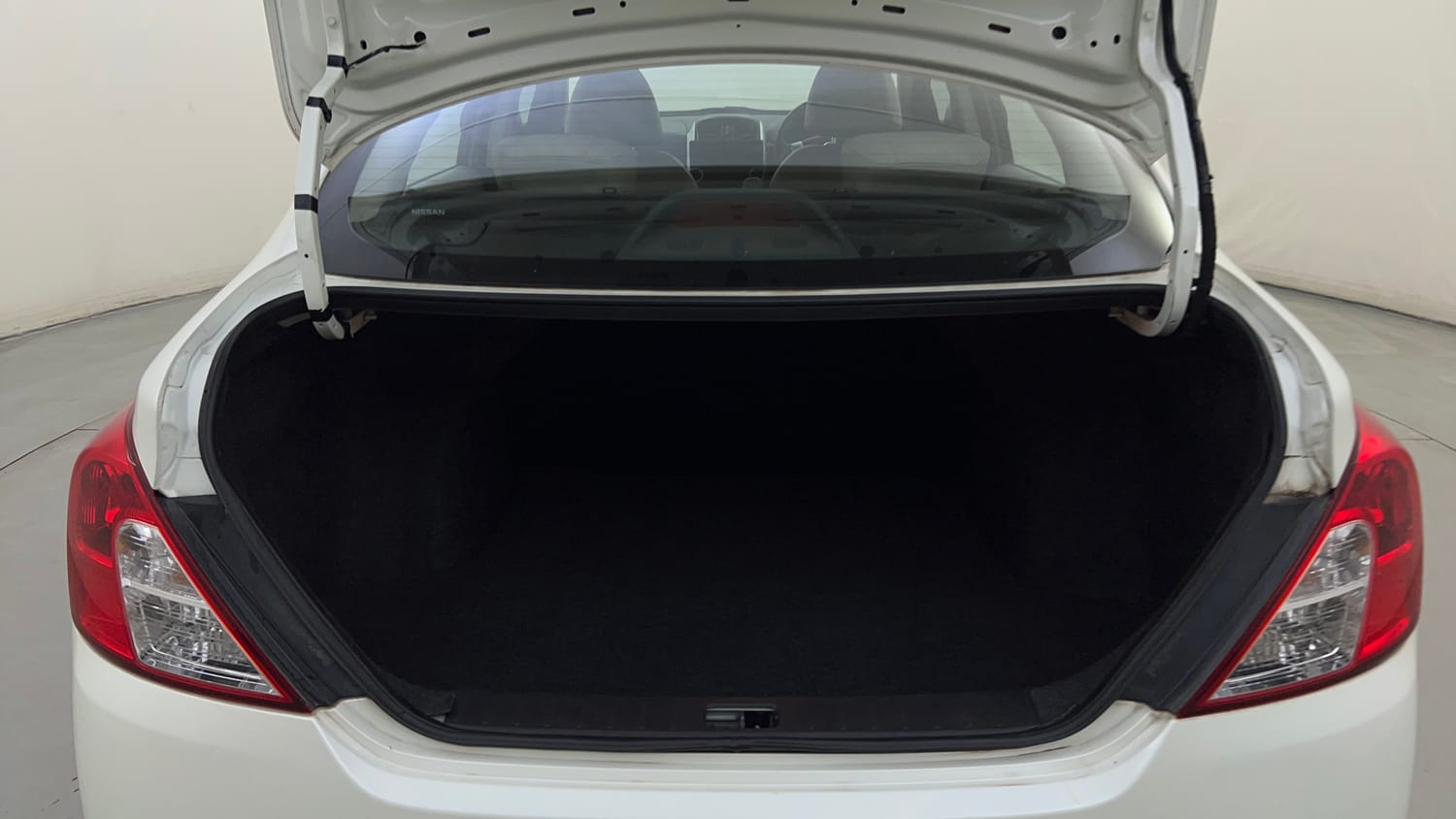 Used 2018 Nissan Sunny XV CVT Petrol Automatic interior DICKY INSIDE VIEW