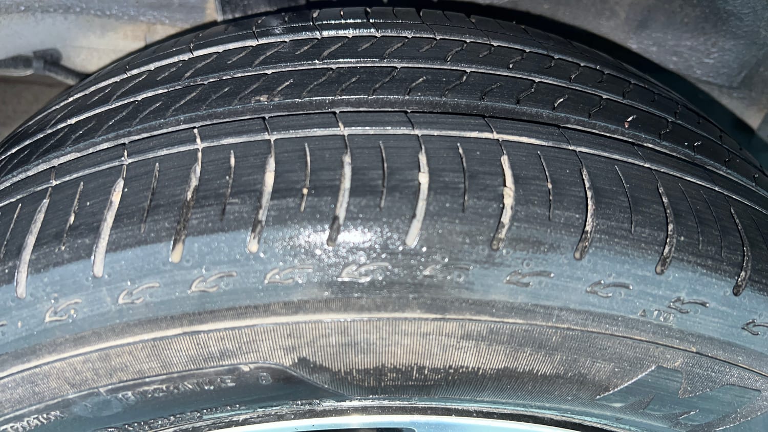 Used 2023 Honda City V Petrol MT Petrol Manual tyres RIGHT REAR TYRE TREAD VIEW