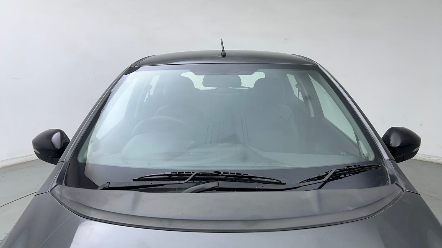 Used 2020 Tata Tiago XZ Plus Petrol Manual exterior FRONT WINDSHIELD VIEW