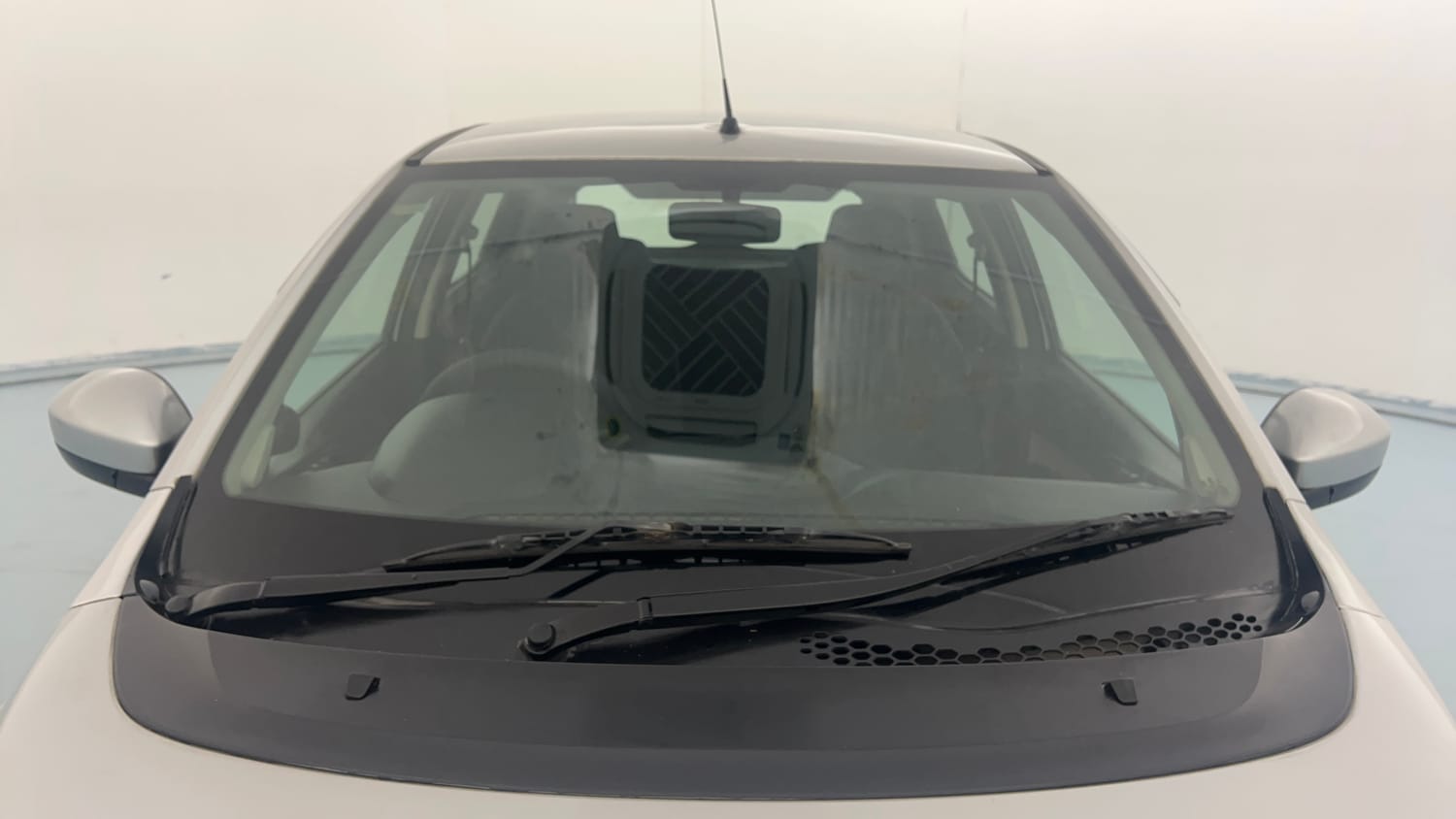 Used 2019 Tata Tiago Revotron XZ w/o Alloy Petrol Manual exterior FRONT WINDSHIELD VIEW