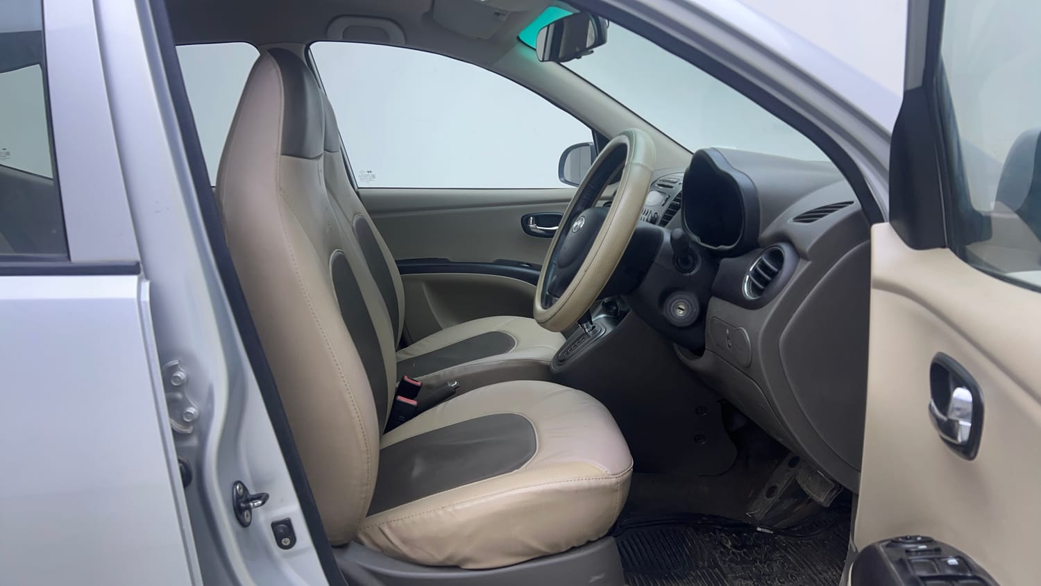 Used 2012 Hyundai i10 Sportz 1.2 AT Kappa2 Petrol Automatic interior RIGHT SIDE FRONT DOOR CABIN VIEW