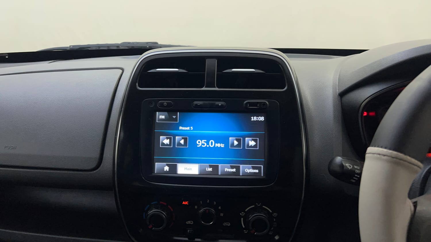 Used 2016 Renault Kwid RXT Petrol Manual top_features Touch screen infotainment system