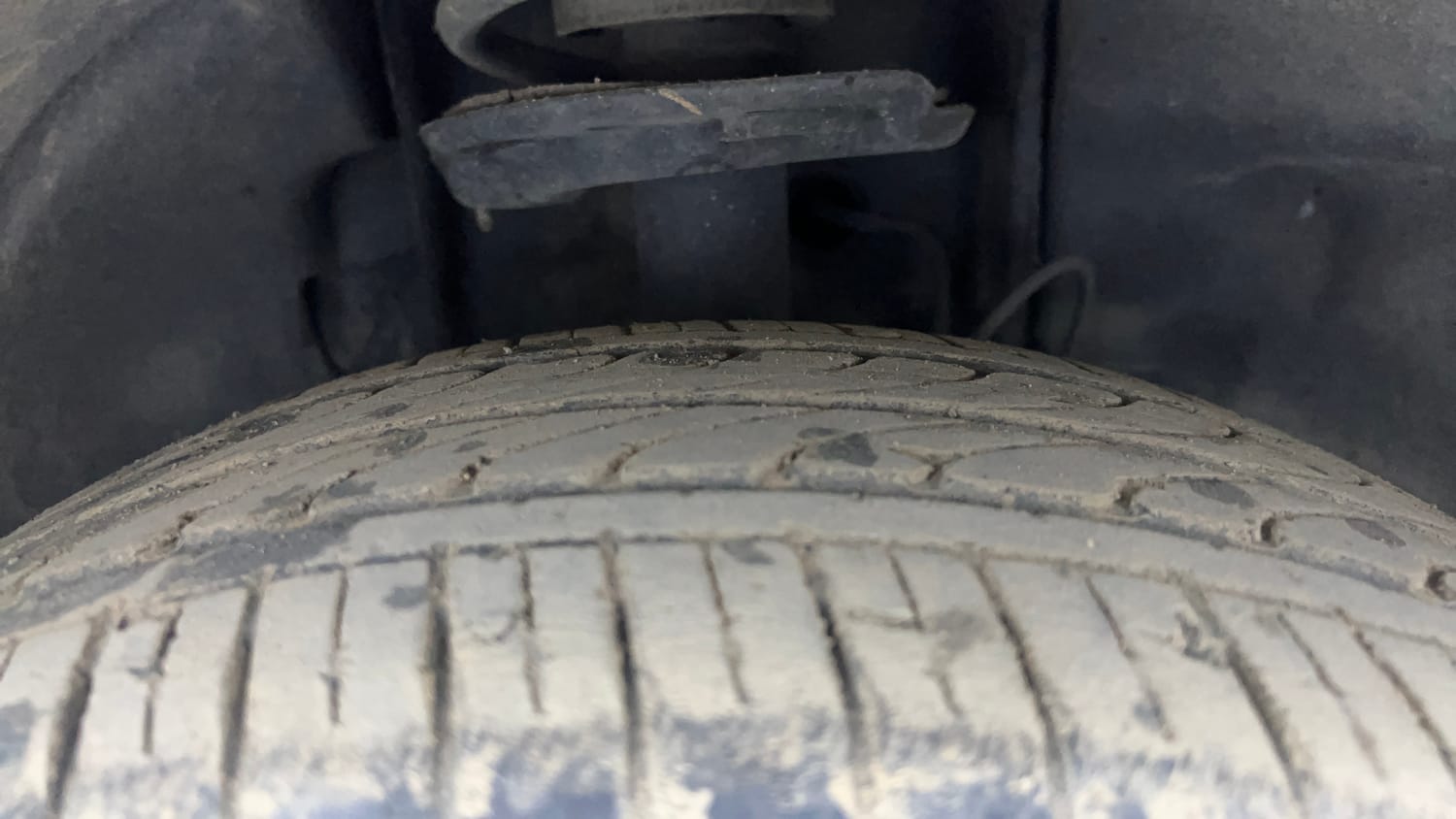 Used 2022 Tata Tigor XZA Plus Dual Tone Petrol Automatic tyres RIGHT FRONT TYRE TREAD VIEW