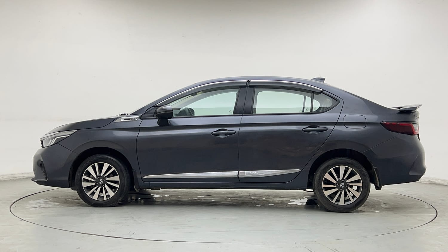 Used 2023 Honda City V Petrol MT Petrol Manual exterior LEFT SIDE VIEW