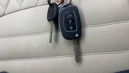 Used 2016 Hyundai Elite i20 Sportz 1.2 Petrol Manual extra CAR KEY VIEW