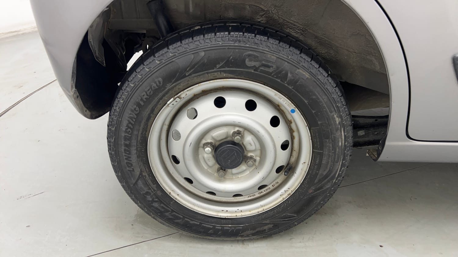 Used 2018 Maruti Suzuki Wagon R LXI CNG Cng Manual tyres RIGHT REAR TYRE RIM VIEW