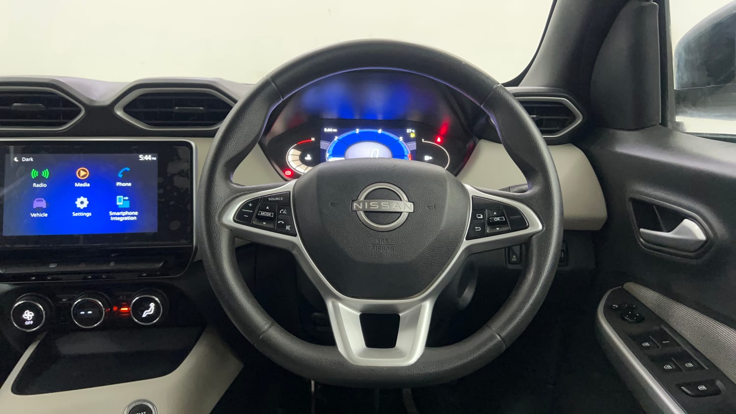 Used 2023 Nissan Magnite XV Petrol Manual interior STEERING VIEW