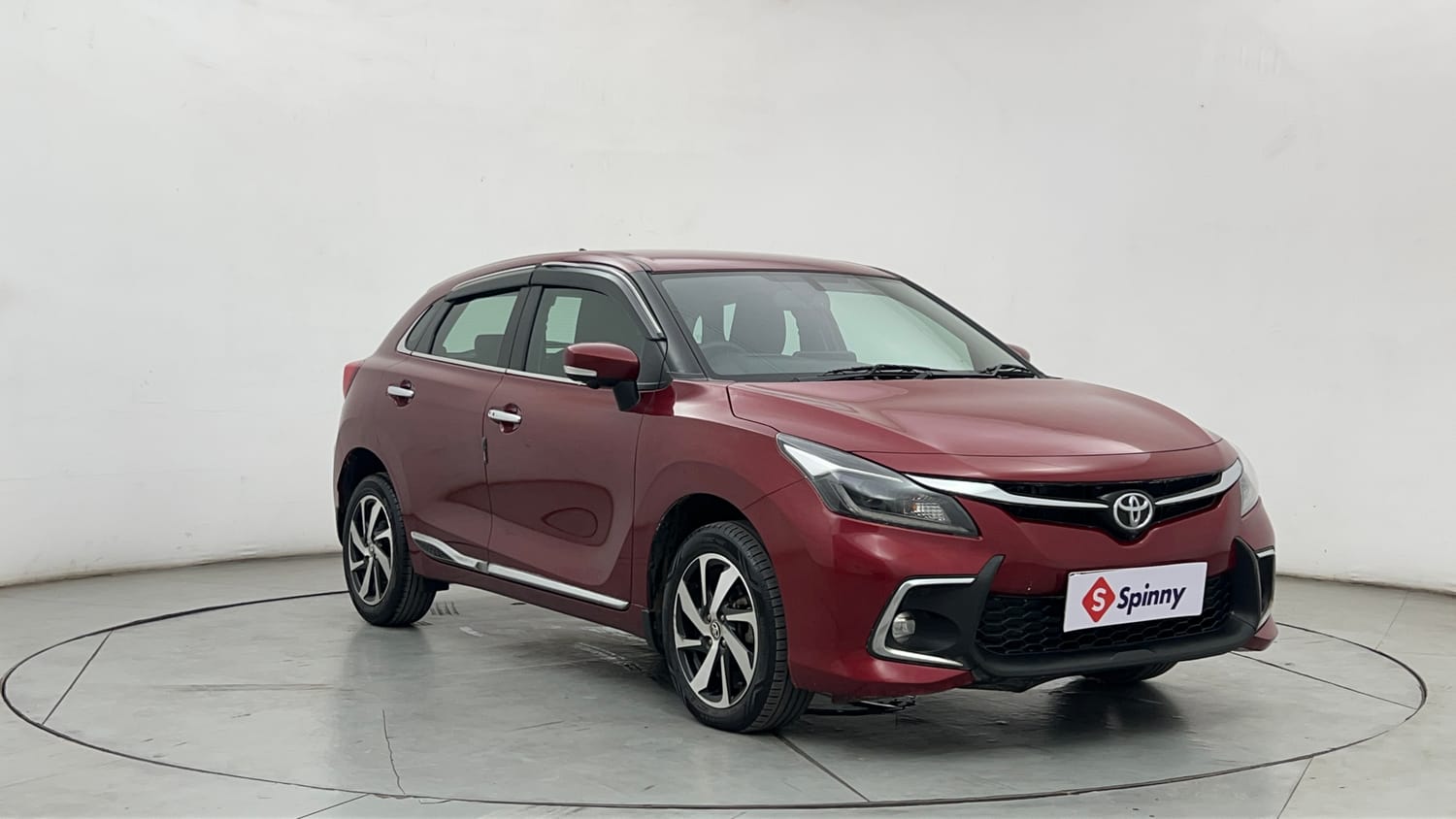 Used 2022 Toyota Glanza V Petrol Manual exterior RIGHT FRONT CORNER VIEW