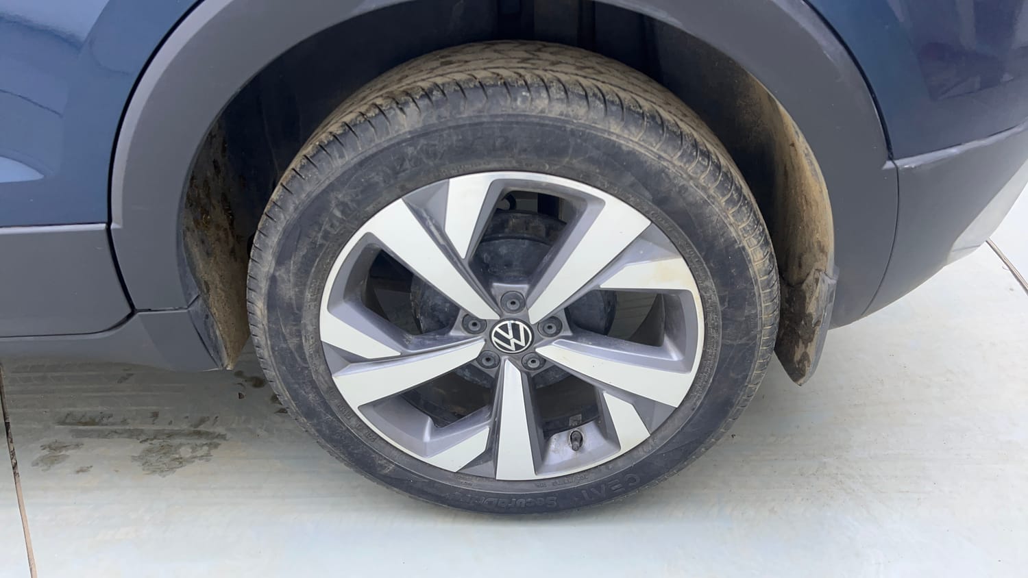 Used 2025 Volkswagen Taigun Topline 1.0 TSI AT Petrol Automatic tyres LEFT REAR TYRE RIM VIEW