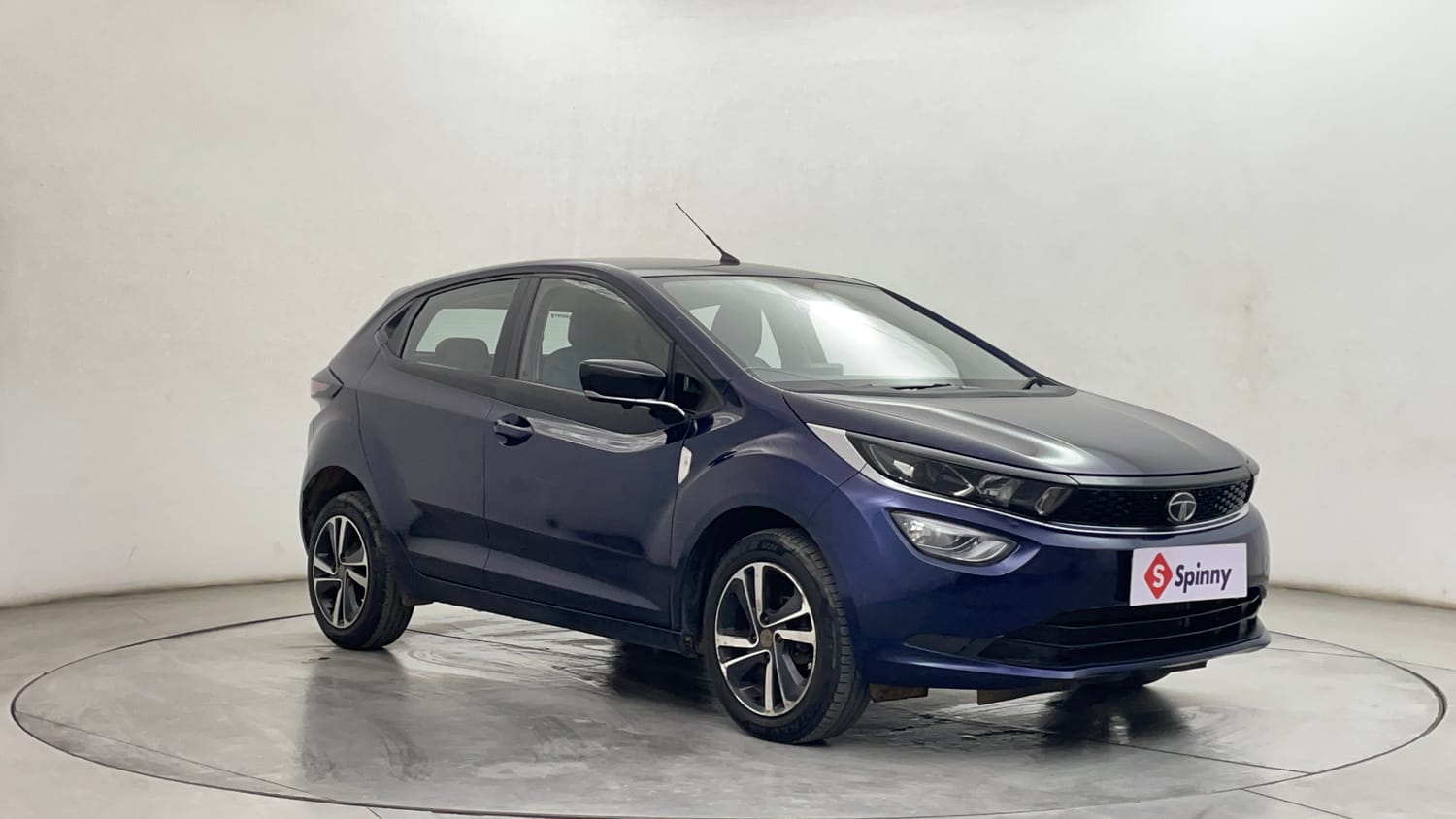 Used 2023 Tata Altroz XZ Plus Petrol Petrol Manual exterior RIGHT FRONT CORNER VIEW