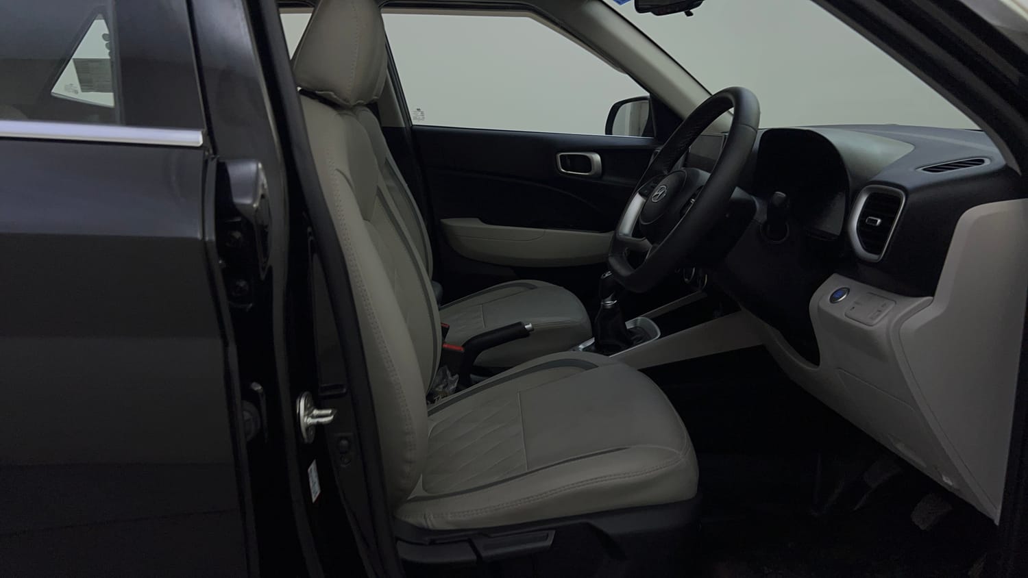 Used 2022 Hyundai Venue SX 1.2 Petrol Petrol Manual interior RIGHT SIDE FRONT DOOR CABIN VIEW