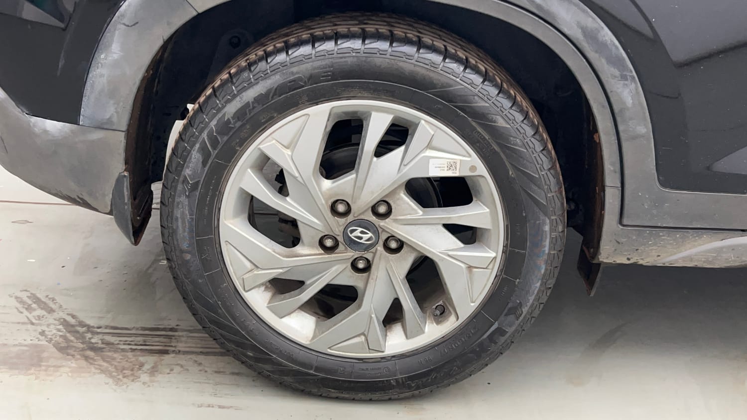 Used 2023 Hyundai Creta SX 1.5 Petrol Petrol Manual tyres RIGHT REAR TYRE RIM VIEW