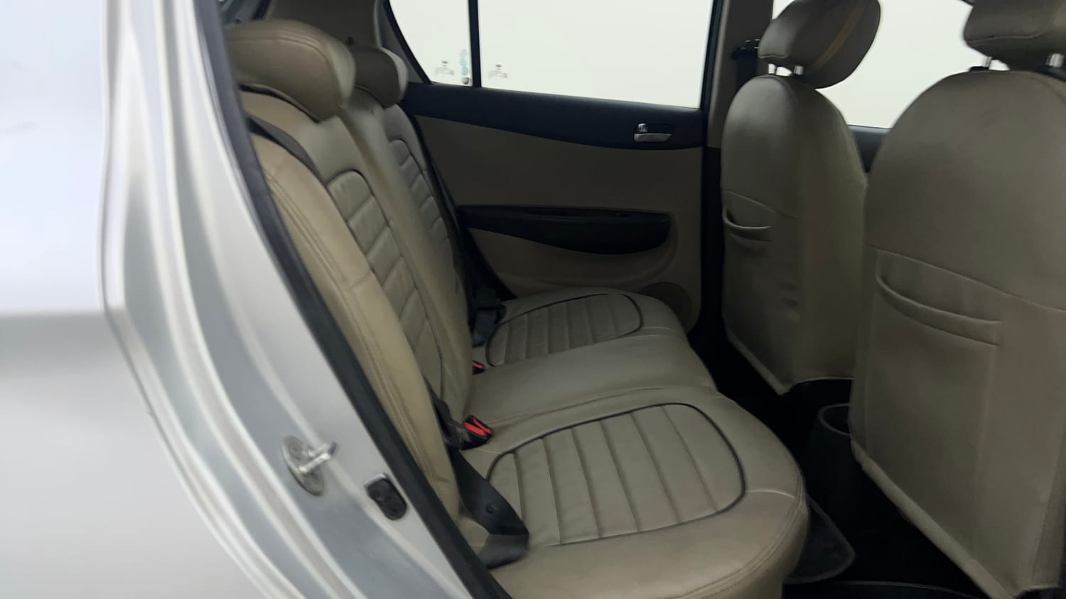 Used 2014 Hyundai i20 Sportz 1.2 Petrol Manual interior RIGHT SIDE REAR DOOR CABIN VIEW
