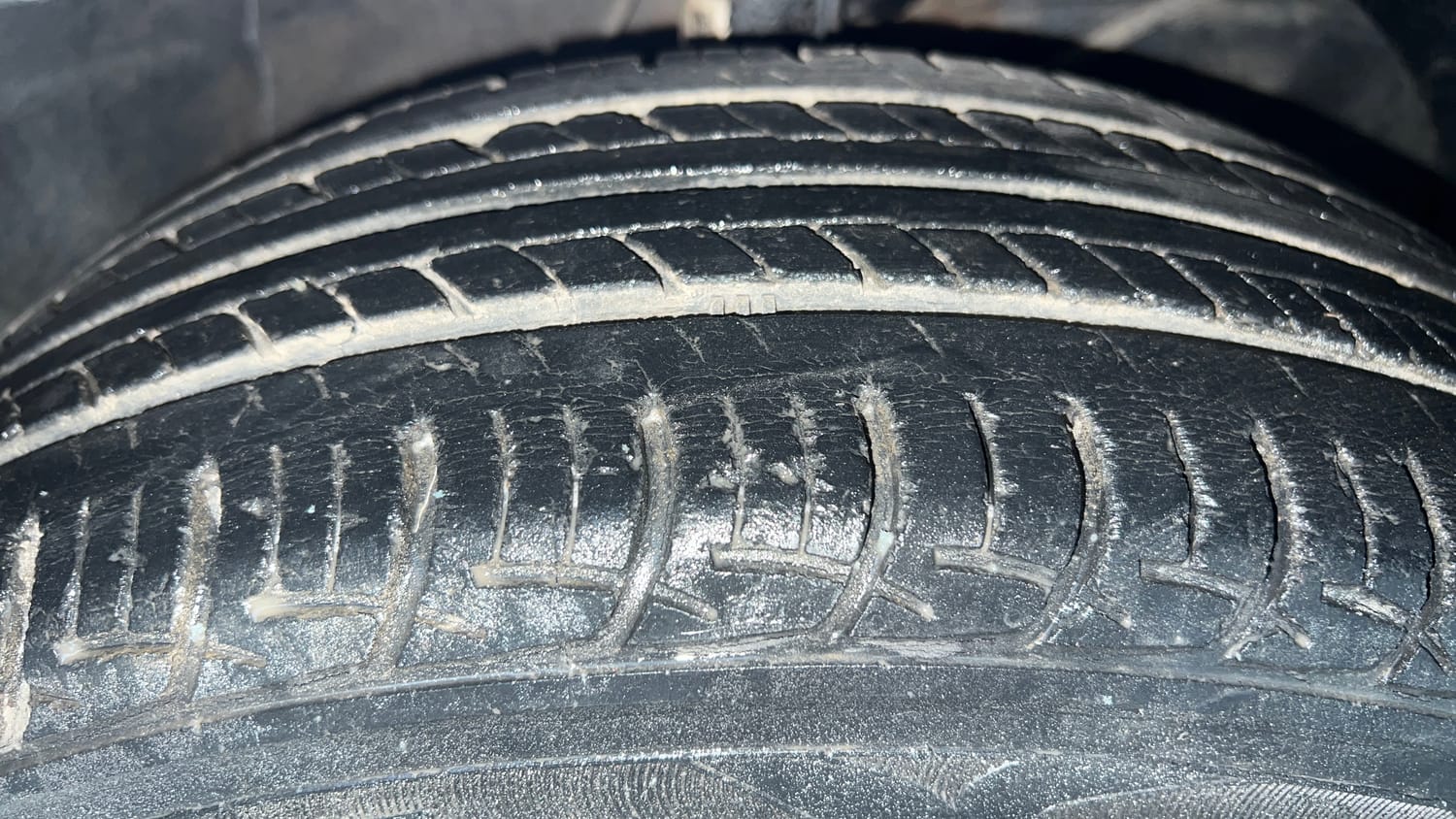 Used 2017 Maruti Suzuki Baleno Delta 1.2 Petrol Manual tyres RIGHT FRONT TYRE TREAD VIEW