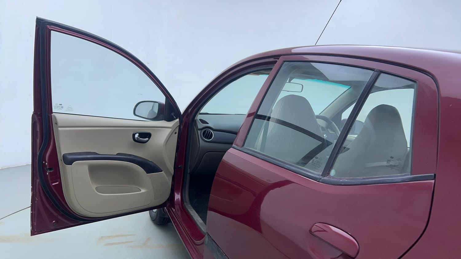 Used 2015 Hyundai i10 Sportz 1.1 iRDE2 Petrol Manual interior LEFT FRONT DOOR OPEN VIEW
