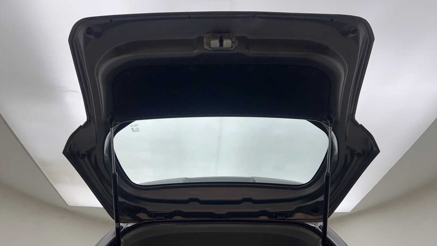 Used 2018 Maruti Suzuki Wagon R LXI CNG Cng Manual interior DICKY DOOR OPEN VIEW