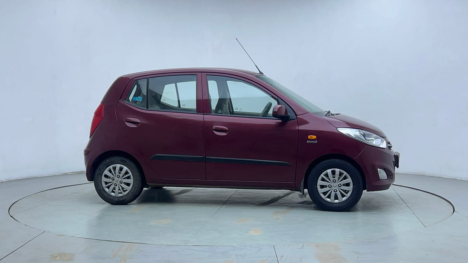 Used 2015 Hyundai i10 Sportz 1.1 iRDE2 Petrol Manual exterior RIGHT SIDE VIEW