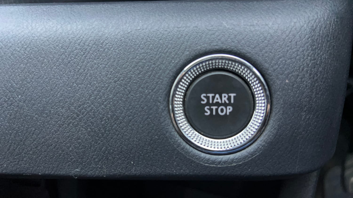 Used 2023 Nissan Magnite XV Premium Turbo Petrol Manual top_features Keyless start