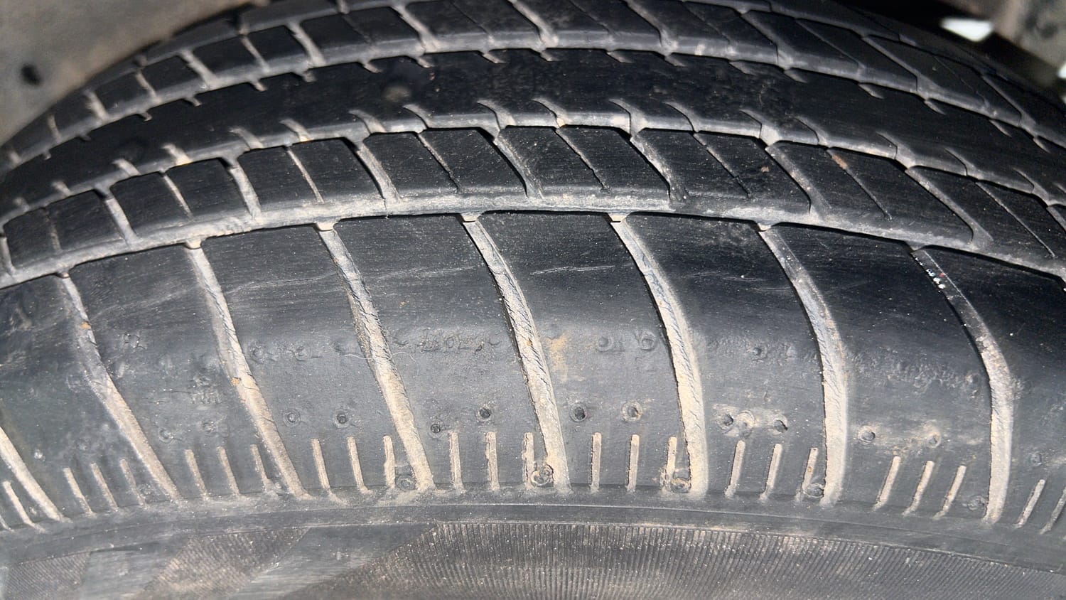 Used 2017 Maruti Suzuki Celerio ZXi Petrol Manual tyres LEFT REAR TYRE TREAD VIEW