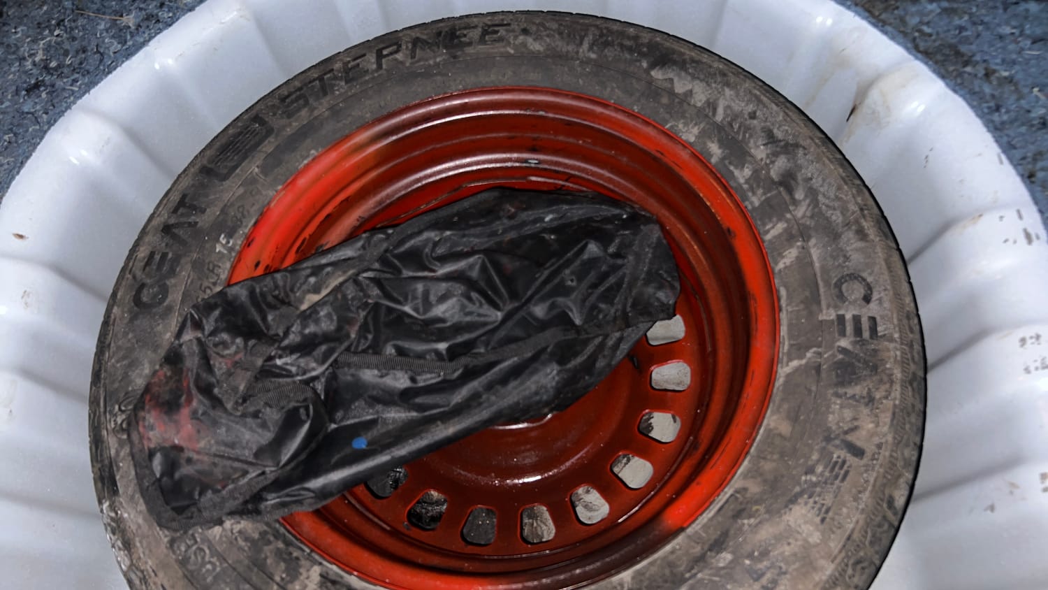 Used 2023 Nissan Magnite XV Petrol Manual tyres SPARE TYRE VIEW