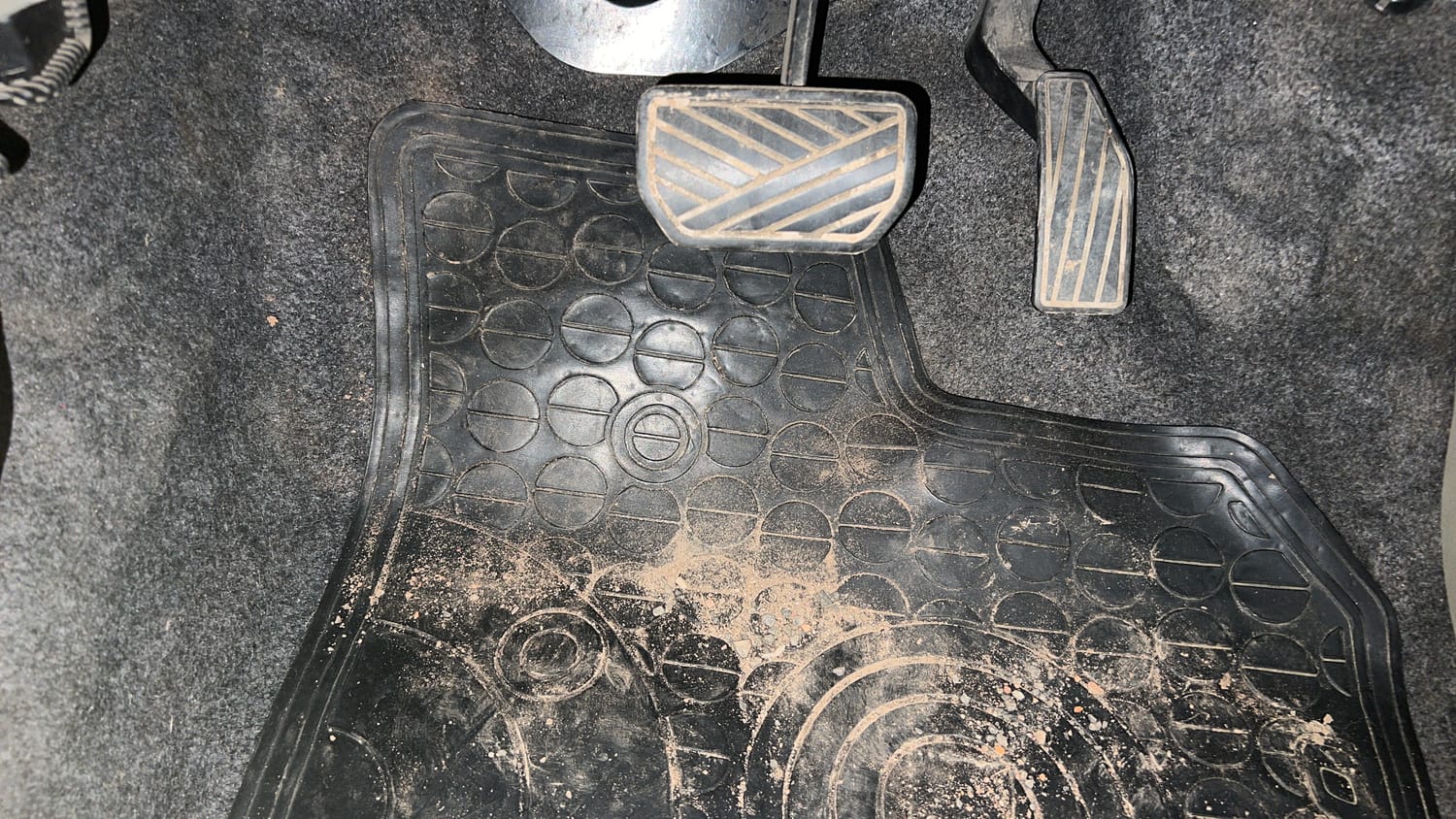 Used 2015 Maruti Suzuki Celerio VXi AMT Petrol Automatic interior PEDALS VIEW