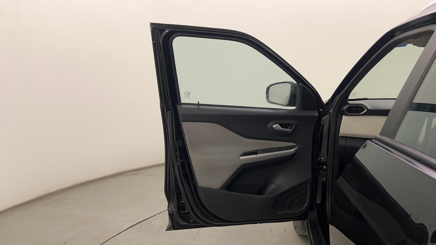 Used 2023 Nissan Magnite XV Petrol Manual interior LEFT FRONT DOOR OPEN VIEW