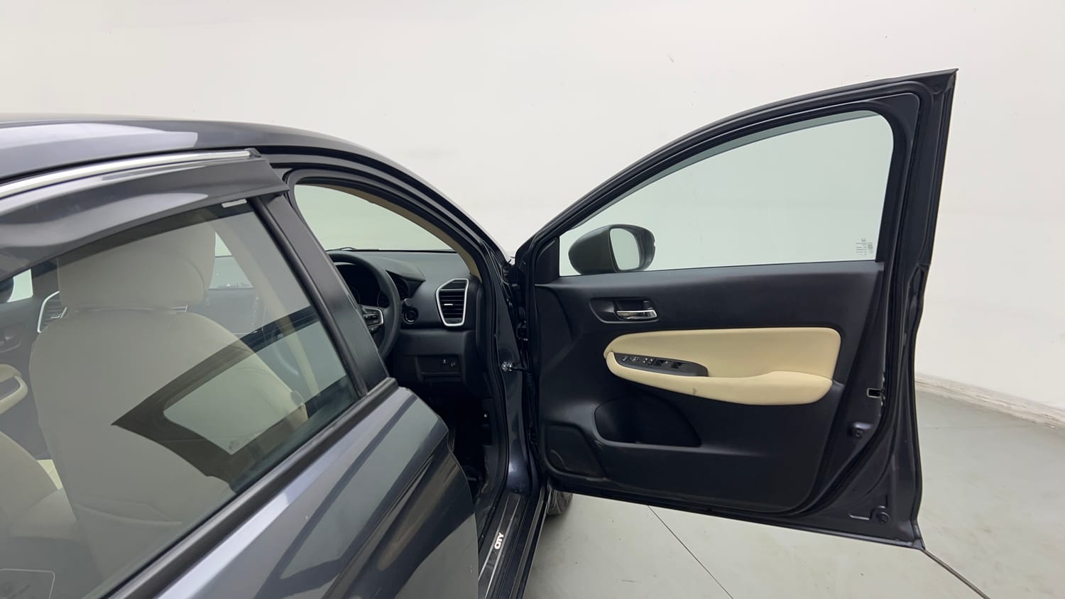 Used 2023 Honda City V Petrol MT Petrol Manual interior RIGHT FRONT DOOR OPEN VIEW