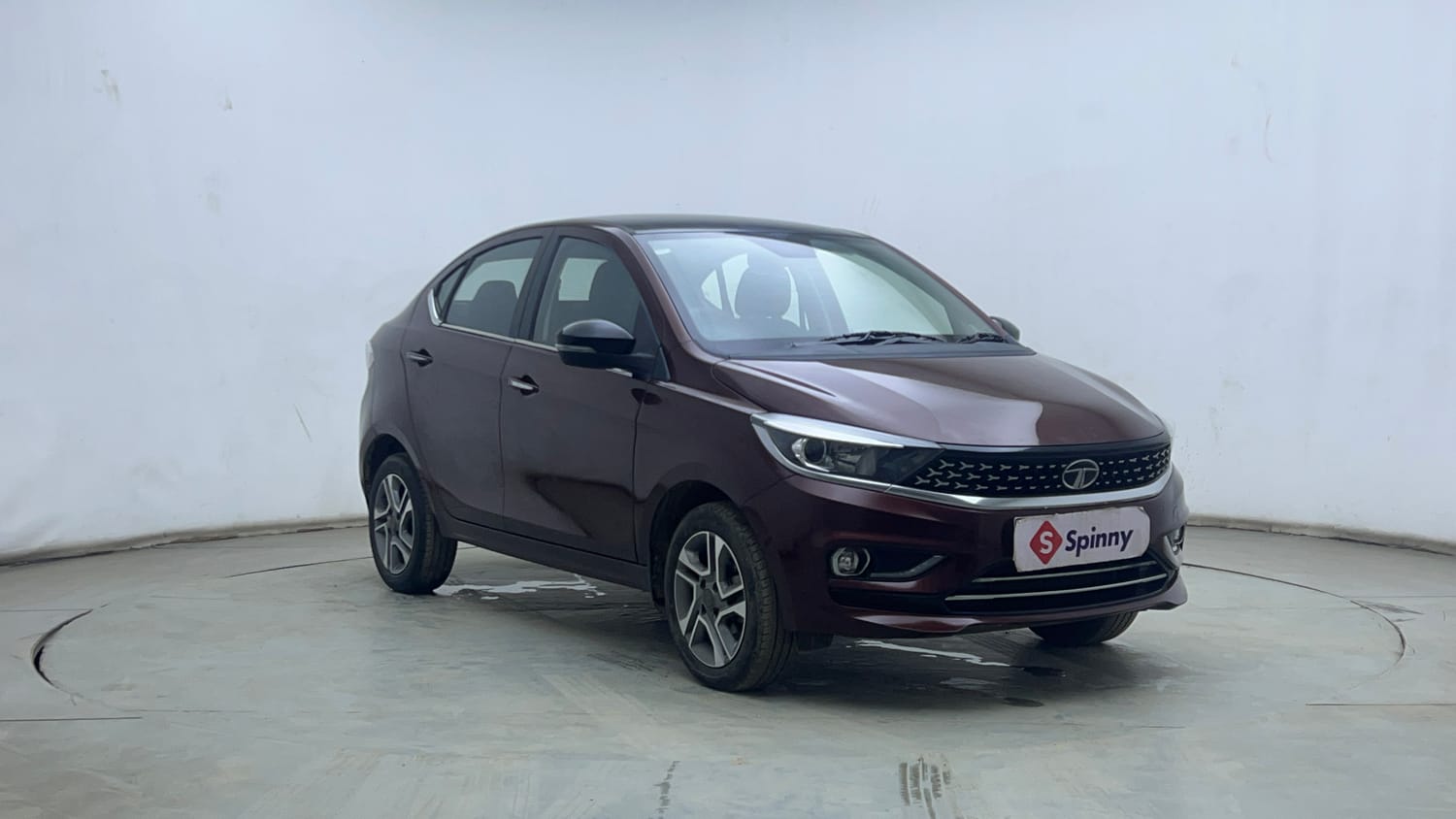 Used 2022 Tata Tigor XZA Plus Dual Tone Petrol Automatic exterior RIGHT FRONT CORNER VIEW