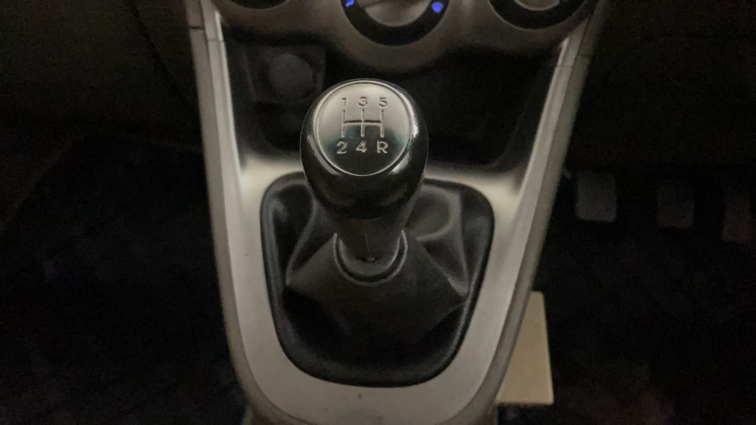 Used 2013 Hyundai i10 Magna 1.2 Kappa2 Petrol Manual interior GEAR  KNOB VIEW
