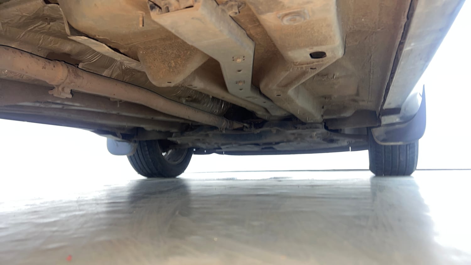 Used 2018 Jeep Compass Limited 1.4 Petrol AT Petrol Automatic extra REAR RIGHT UNDERBODY VIEW