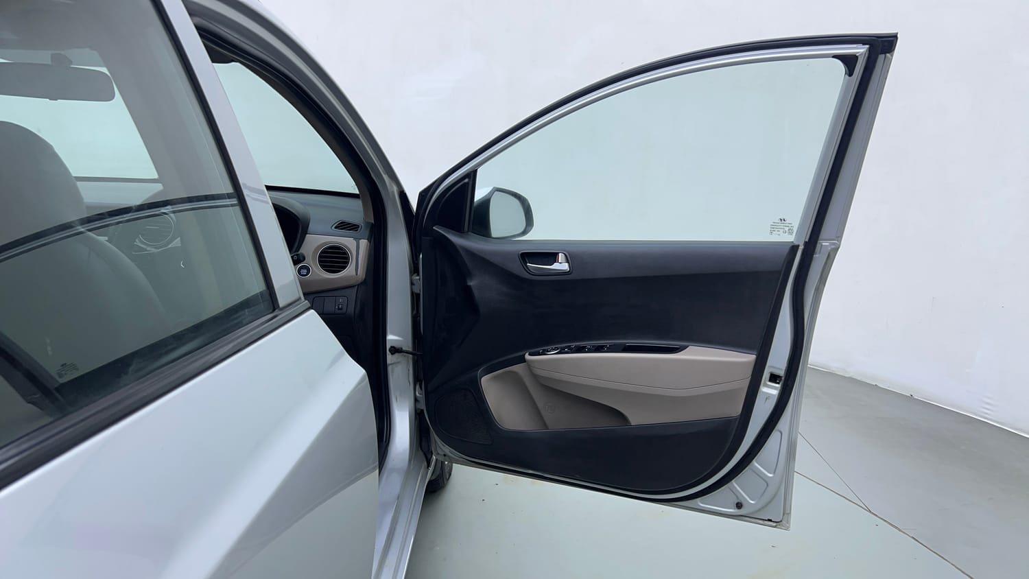 Used 2015 Hyundai Grand i10 Asta AT 1.2 Kappa VTVT Petrol Automatic interior RIGHT FRONT DOOR OPEN VIEW