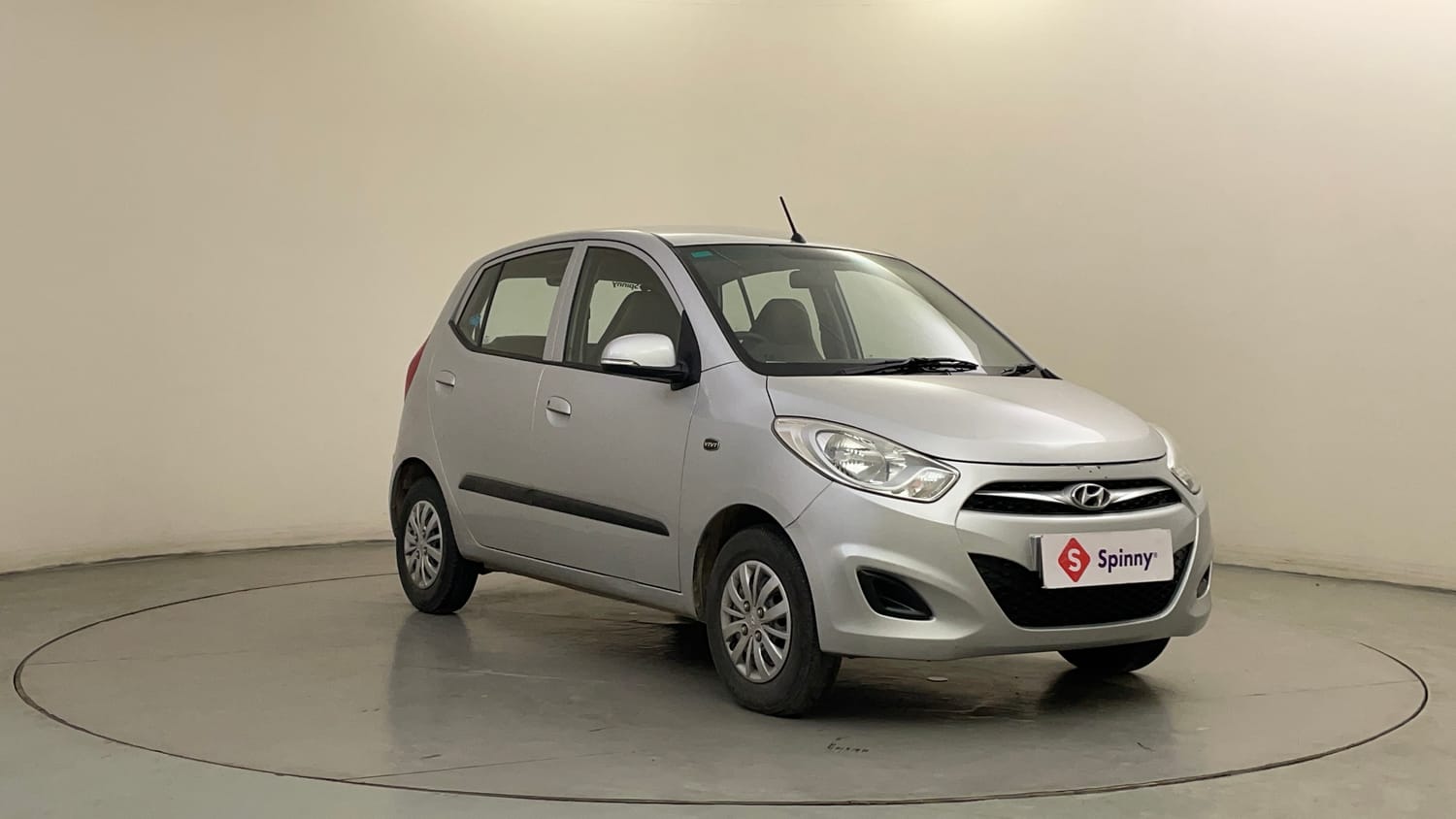 Used 2013 Hyundai i10 Magna 1.2 Kappa2 Petrol Manual exterior RIGHT FRONT CORNER VIEW