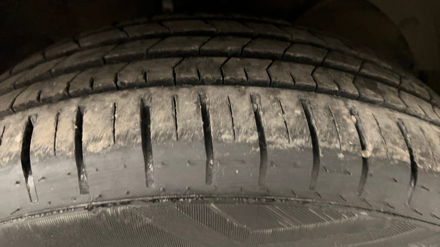 Used 2016 null Petrol Manual tyres RIGHT FRONT TYRE TREAD VIEW
