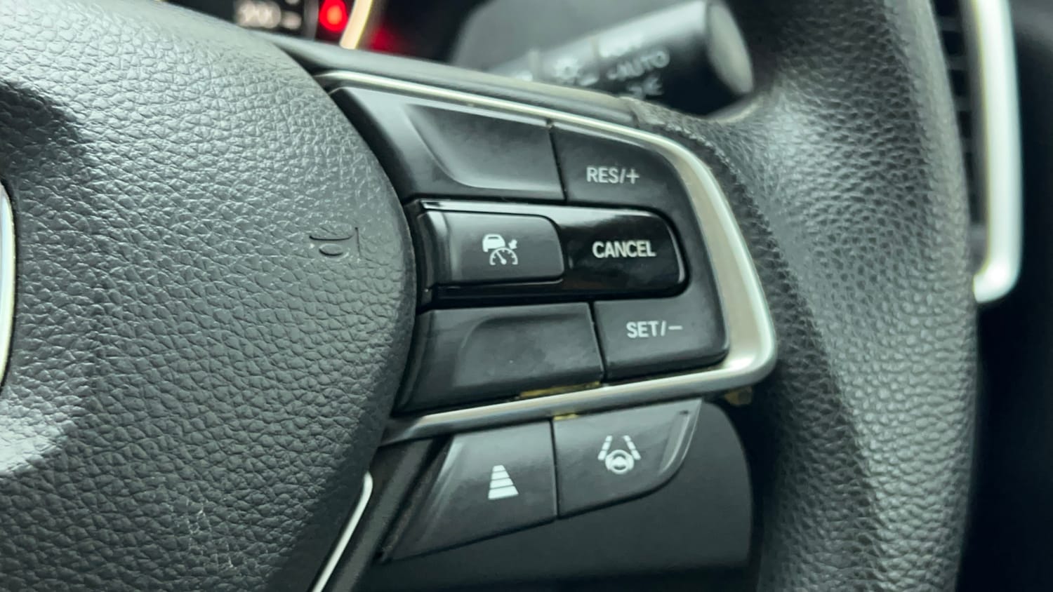 Used 2023 Honda City V Petrol MT Petrol Manual top_features Cruise control