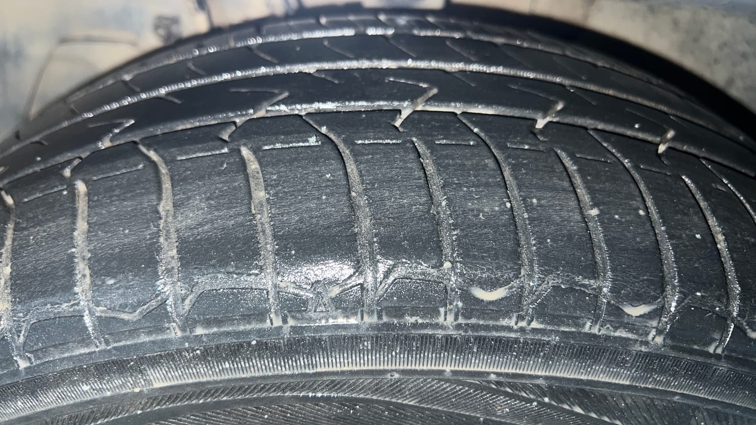 Used 2022 Tata Tiago XE Petrol Manual tyres LEFT FRONT TYRE TREAD VIEW