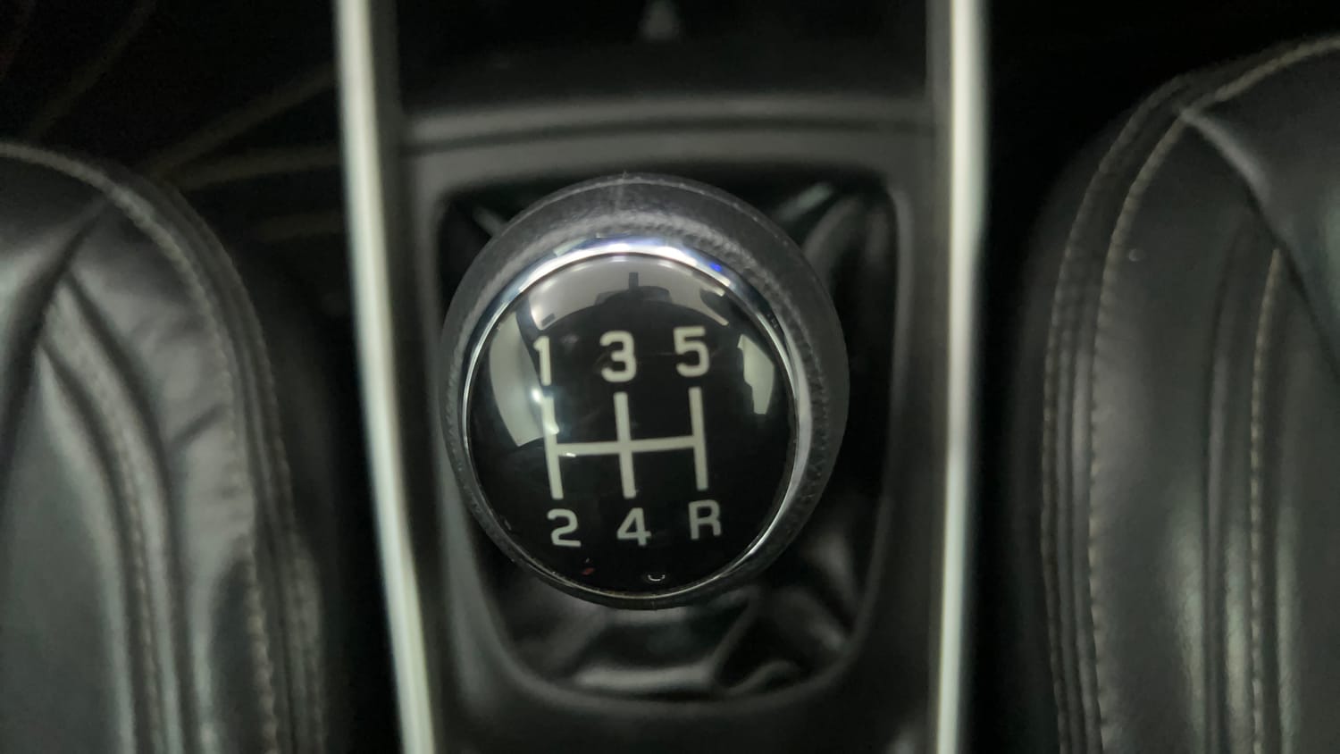 Used 2016 null Petrol Manual interior GEAR  KNOB VIEW