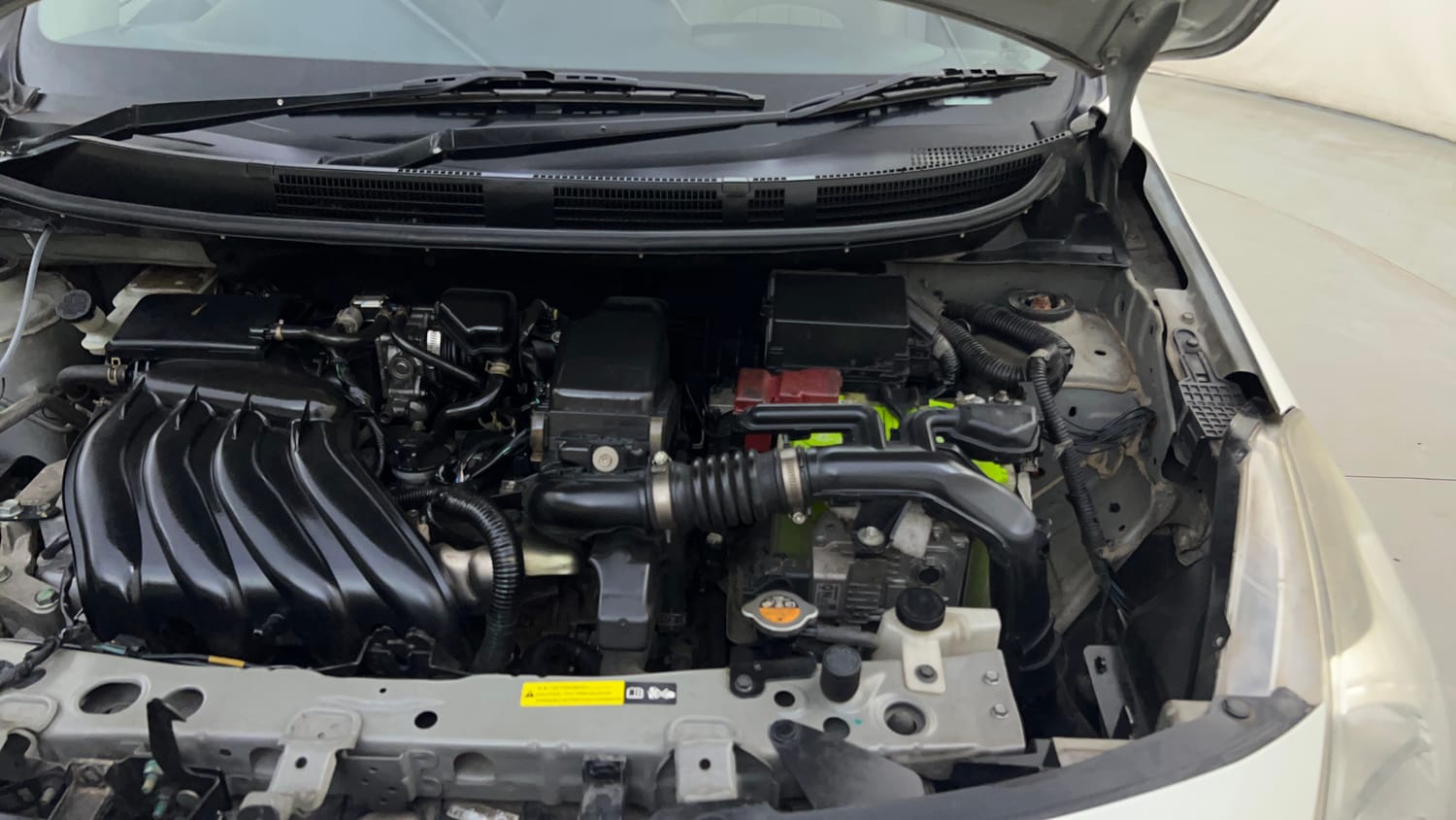 Used 2018 Nissan Sunny XV CVT Petrol Automatic engine ENGINE LEFT SIDE HINGE & APRON VIEW
