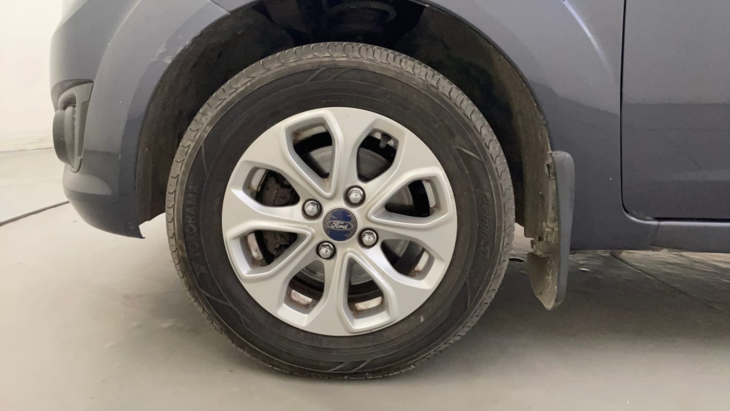 Used 2013 Ford Figo Duratec Petrol ZXI 1.2 Petrol Manual tyres LEFT FRONT TYRE RIM VIEW