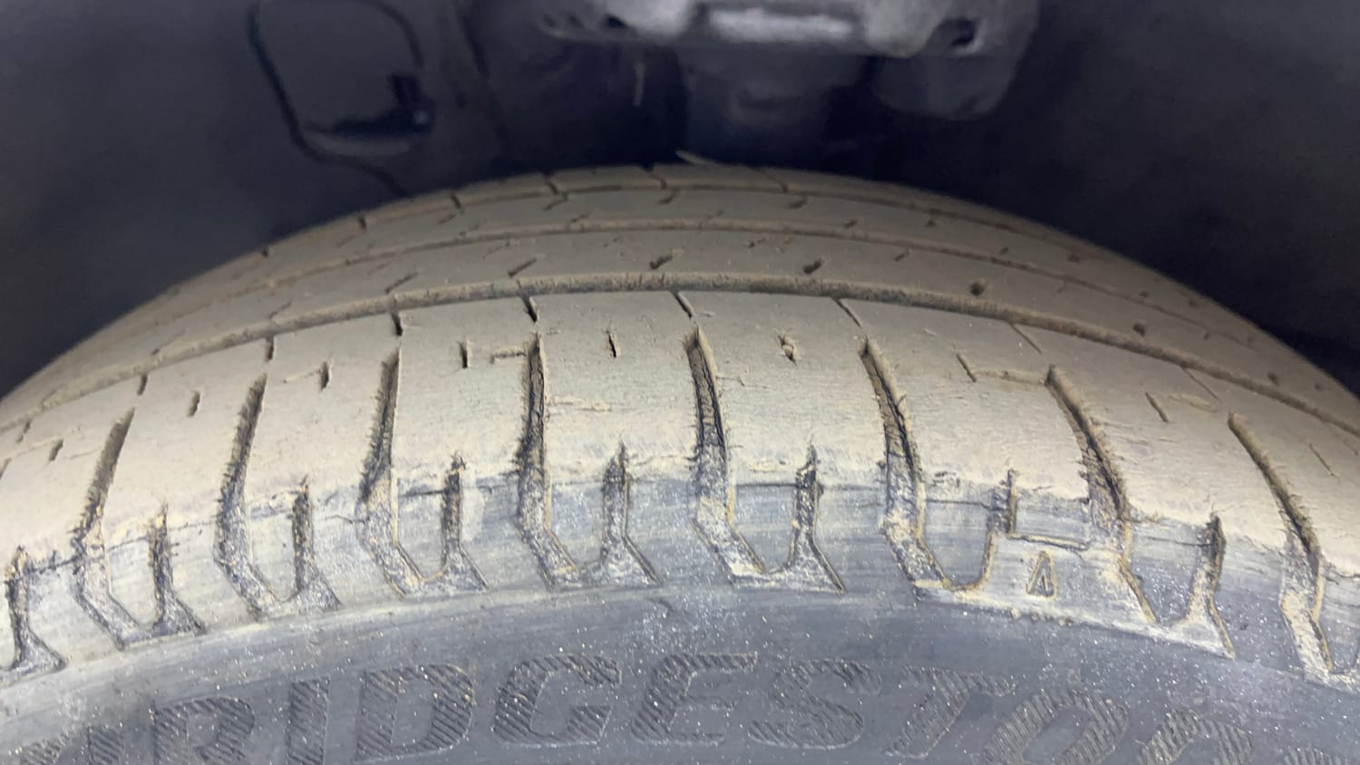 Used 2017 Hyundai Verna SX (O) 1.6 VTVT AT Petrol Automatic tyres LEFT FRONT TYRE TREAD VIEW