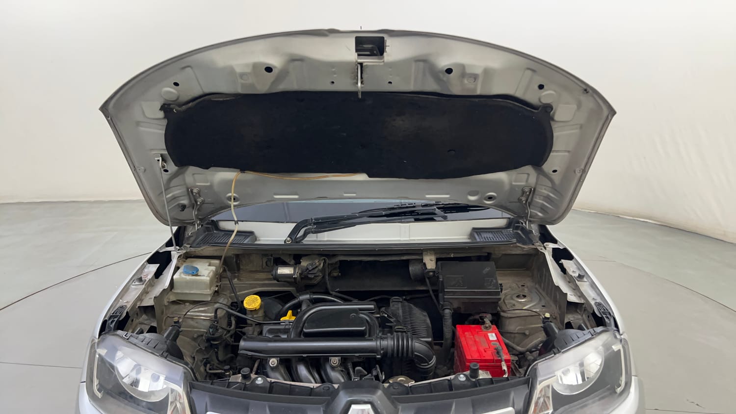 Used 2016 Renault Kwid RXT Petrol Manual engine ENGINE & BONNET OPEN FRONT VIEW