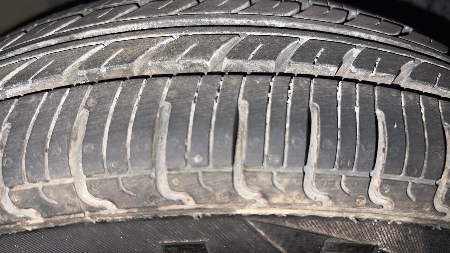 Used 2016 Renault Kwid RXT Petrol Manual tyres RIGHT FRONT TYRE TREAD VIEW