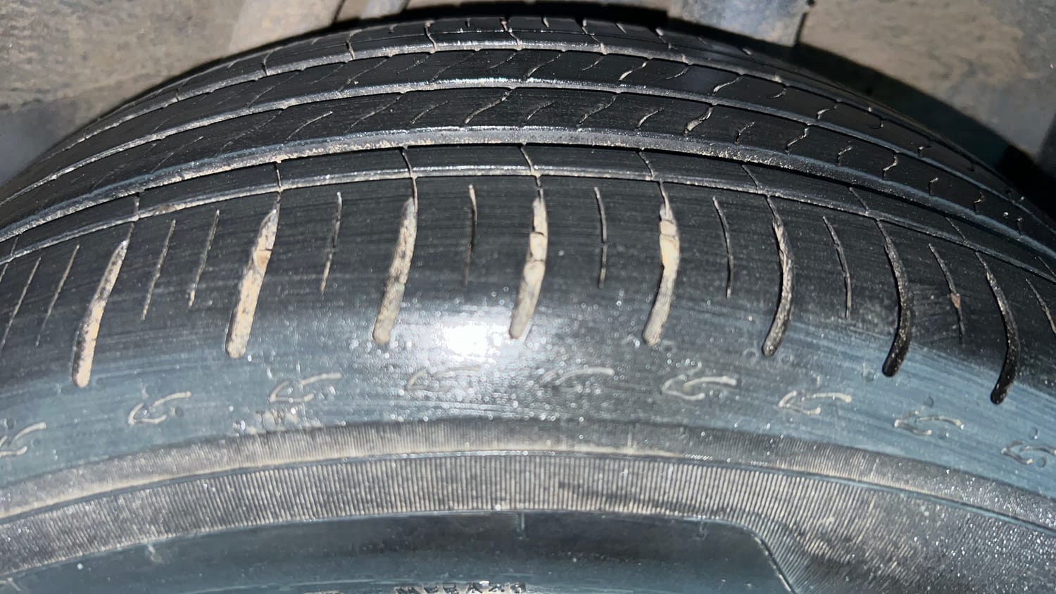 Used 2023 Honda City V Petrol MT Petrol Manual tyres LEFT REAR TYRE TREAD VIEW