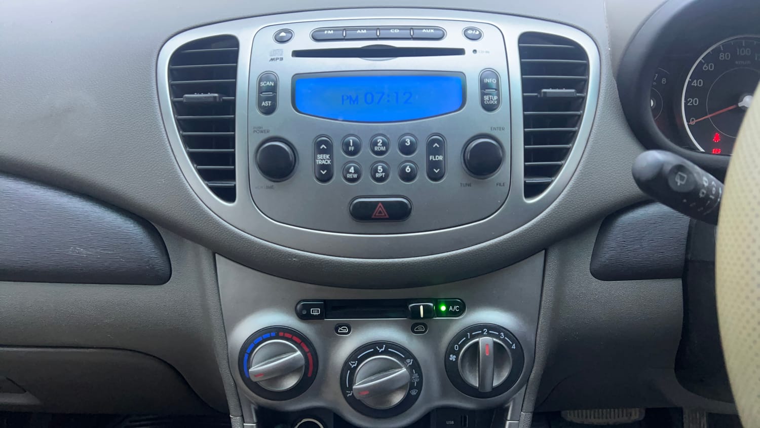 Used 2012 Hyundai i10 Sportz 1.2 AT Kappa2 Petrol Automatic interior MUSIC SYSTEM & AC CONTROL VIEW